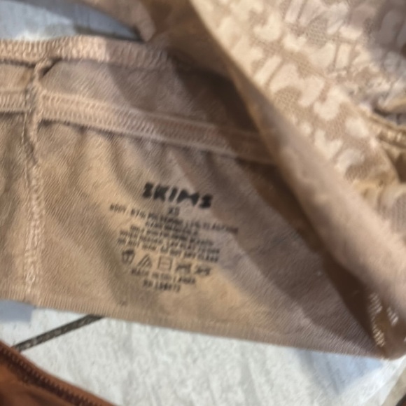 SKIMS Intimates Brown and Tan Bra Collection - Picture 7 of 10